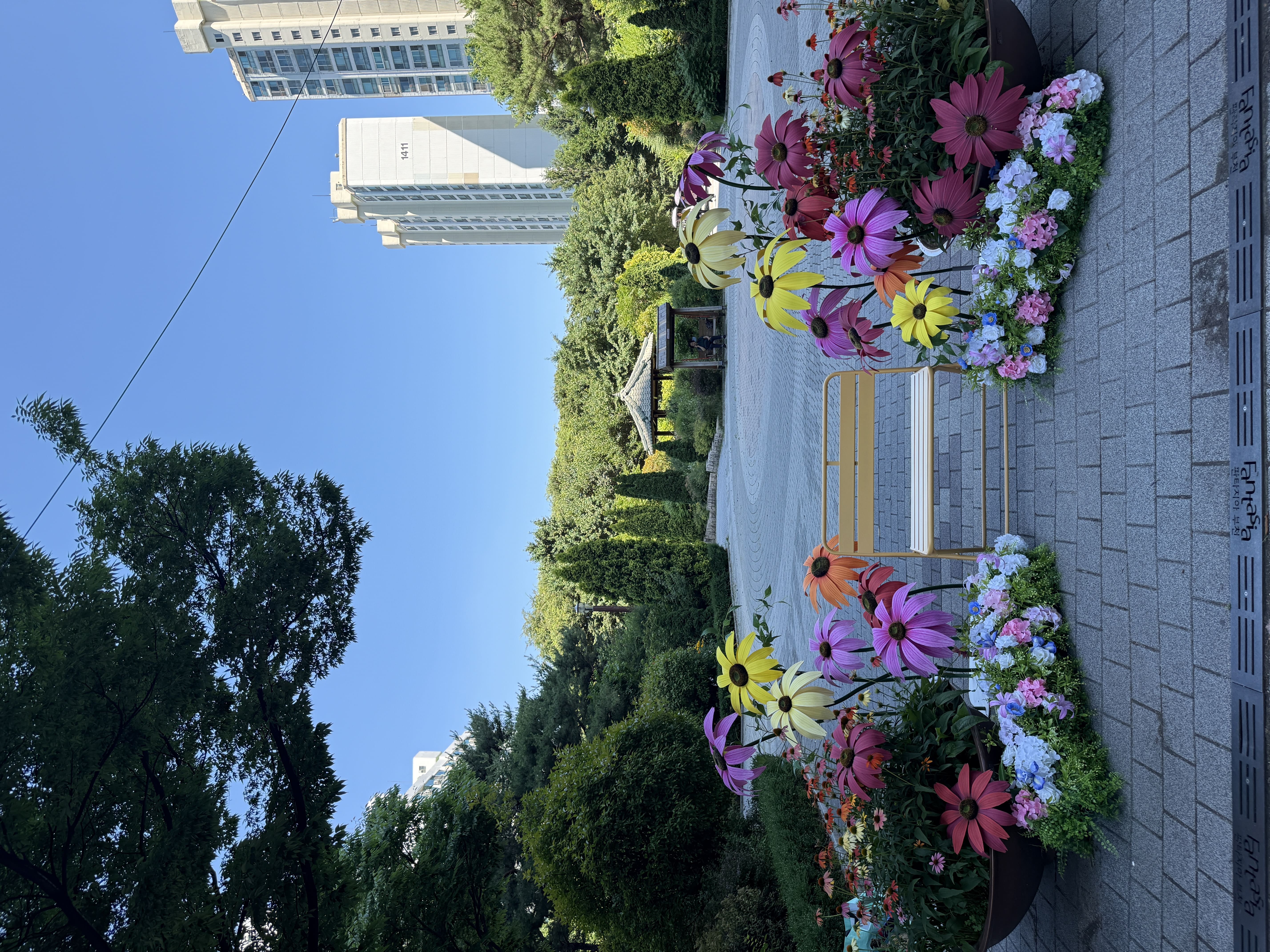 리얼보타닉 에키네시아 플라워, 생화와도 어울리는 조경 꽃장식